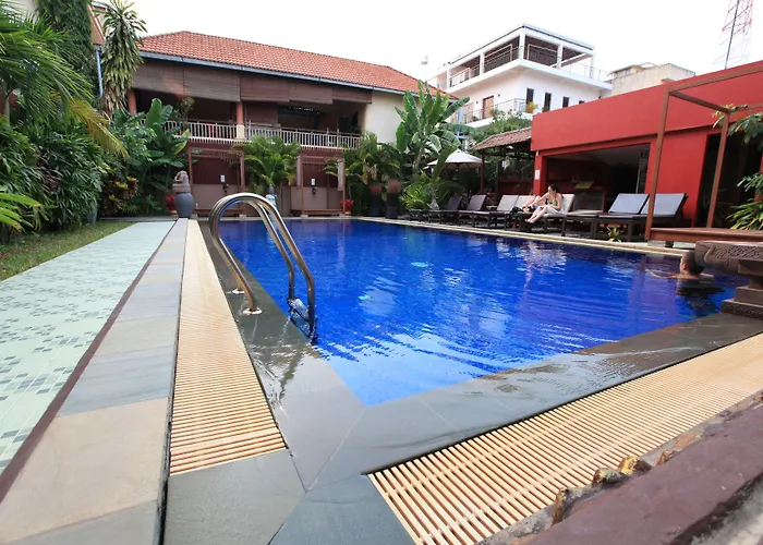 Mom's Pensjonat 4*