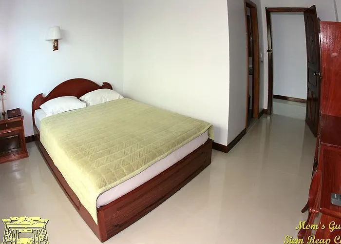Mom's 4*